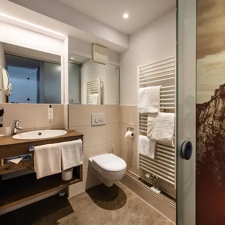 Helds Vitalhotel فندق